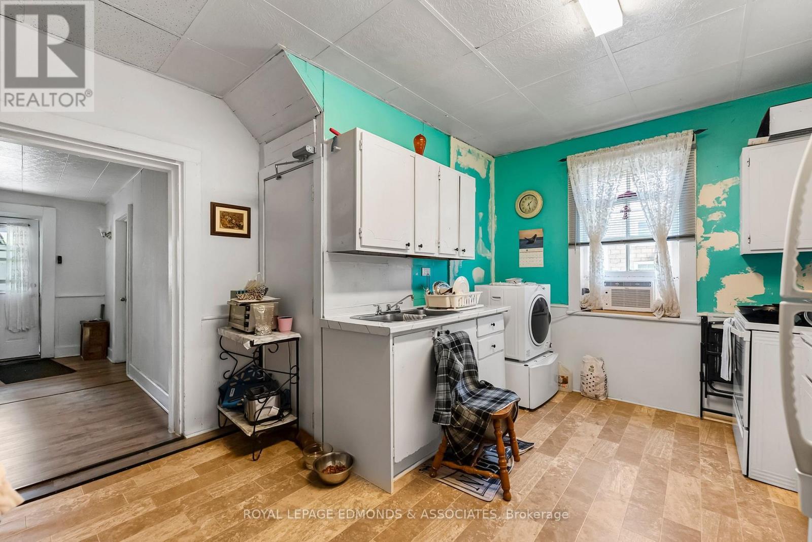












394 PEMBROKE STREET E

,
Pembroke,




Ontario
K8A3K6


