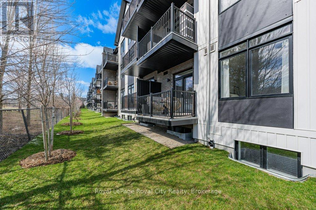 












162 - 824 WOOLWICH STREET

,
Guelph (Riverside Park),




Ontario
N1H1G8


