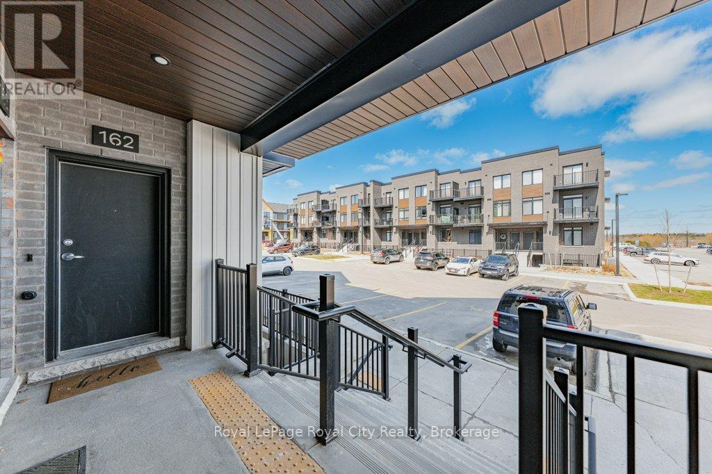 












162 - 824 WOOLWICH STREET

,
Guelph (Riverside Park),




Ontario
N1H1G8

