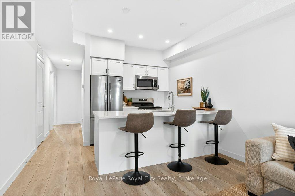 












162 - 824 WOOLWICH STREET

,
Guelph (Riverside Park),




Ontario
N1H1G8

