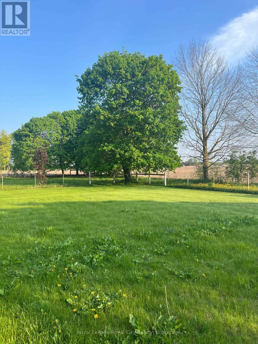 












8397 WELLINGTON 22 ROAD

,
Guelph/Eramosa (Rockwood),




Ontario
N0B2K0

