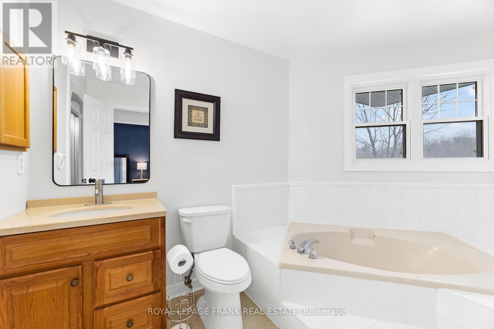 












E12 - 1665 NASH ROAD

,
Clarington (Courtice),




Ontario
L1E1S8

