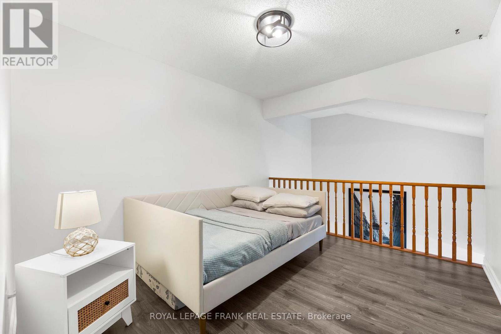 












E12 - 1665 NASH ROAD

,
Clarington (Courtice),




Ontario
L1E1S8

