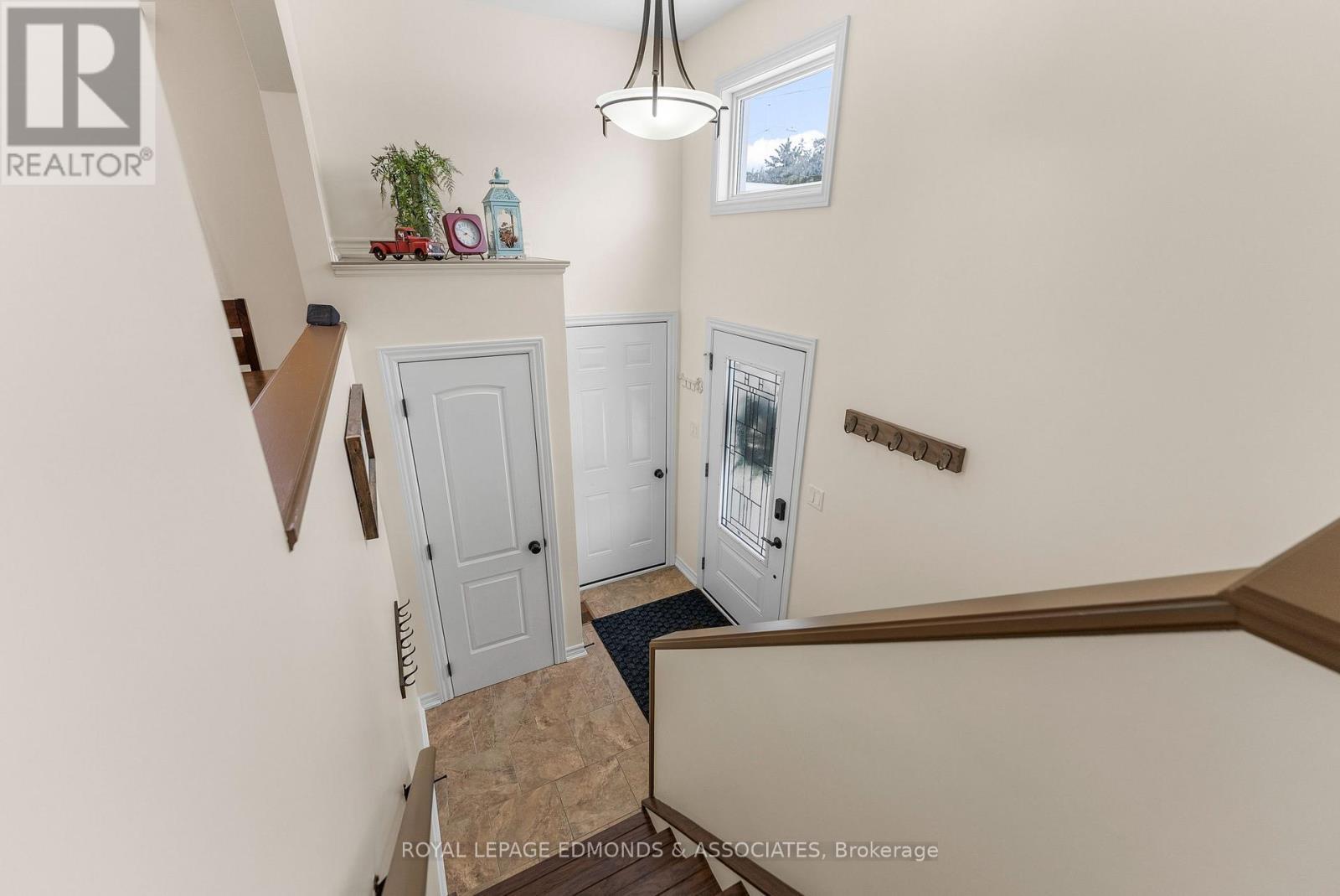 












12 WILBERT STREET

,
Petawawa,




Ontario
K8H2C6


