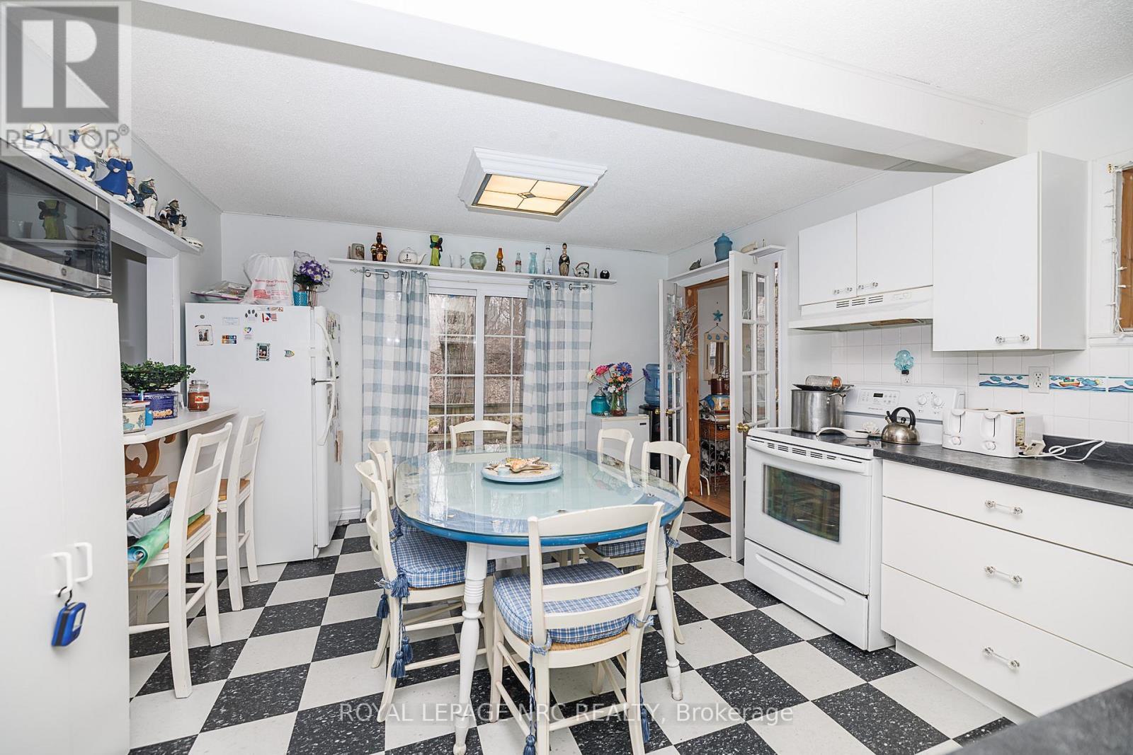 












3840 TERRACE LANE

,
Fort Erie (Crystal Beach),




Ontario
L0S1B0

