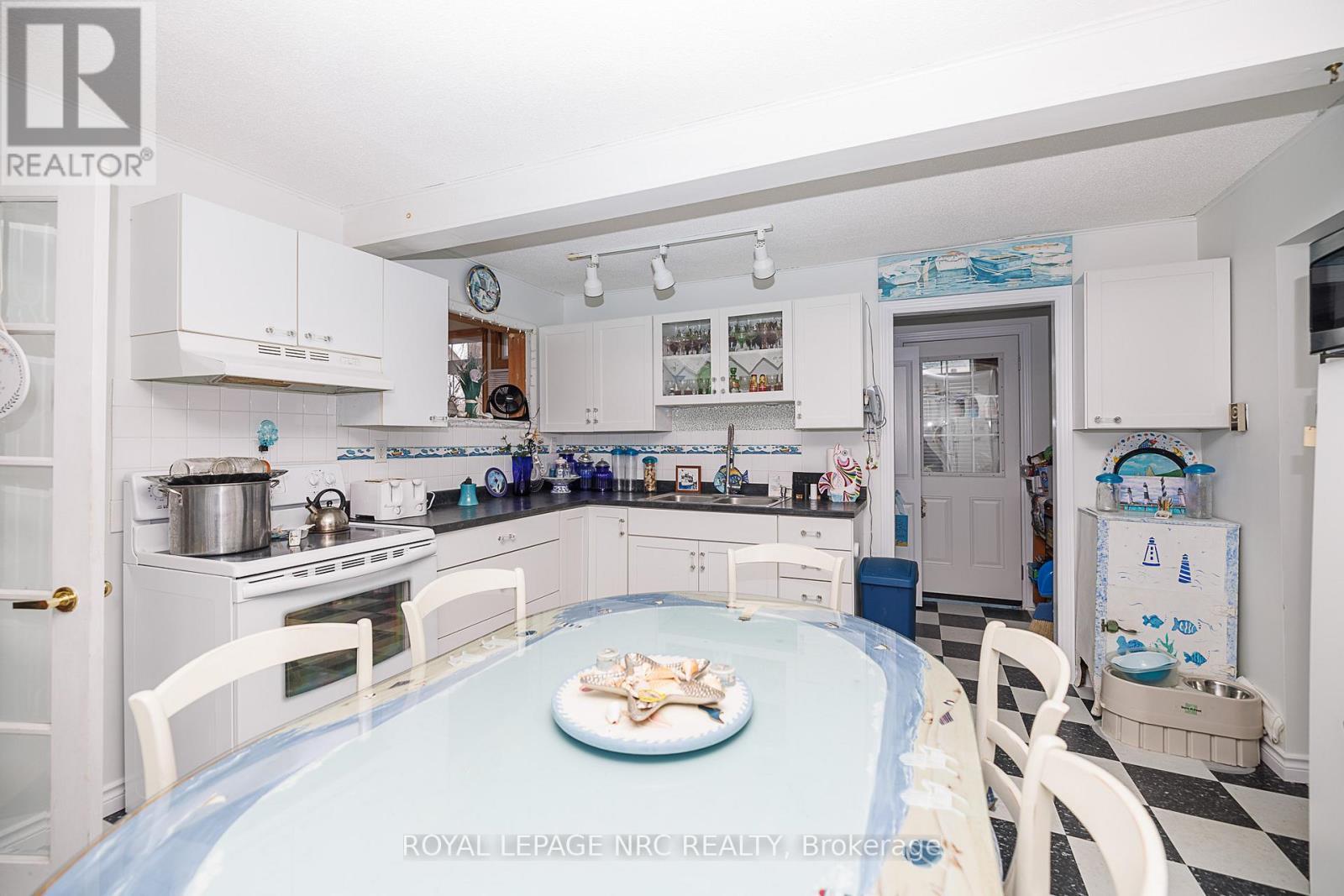 












3840 TERRACE LANE

,
Fort Erie (Crystal Beach),




Ontario
L0S1B0

