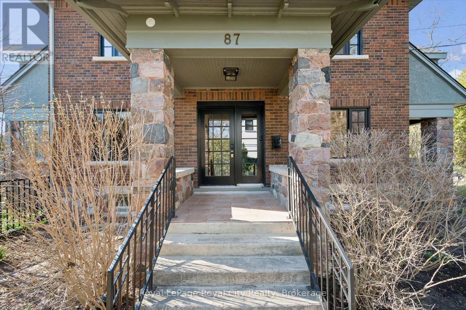 












87 UNIVERSITY AVENUE W

,
Guelph (Dovercliffe Park/Old University),




Ontario
N1G1P1

