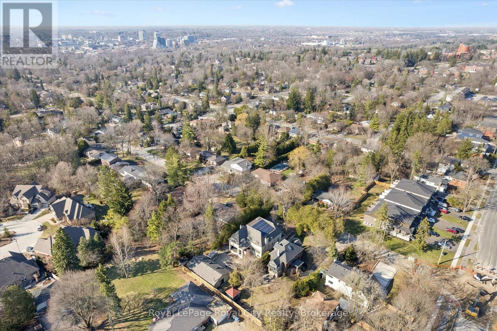 












87 UNIVERSITY AVENUE W

,
Guelph (Dovercliffe Park/Old University),




Ontario
N1G1P1

