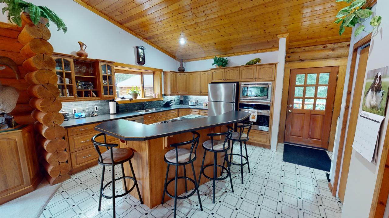 









6006


WOLF CREEK

Road,
Wasa,




BC
V0B 2K0


