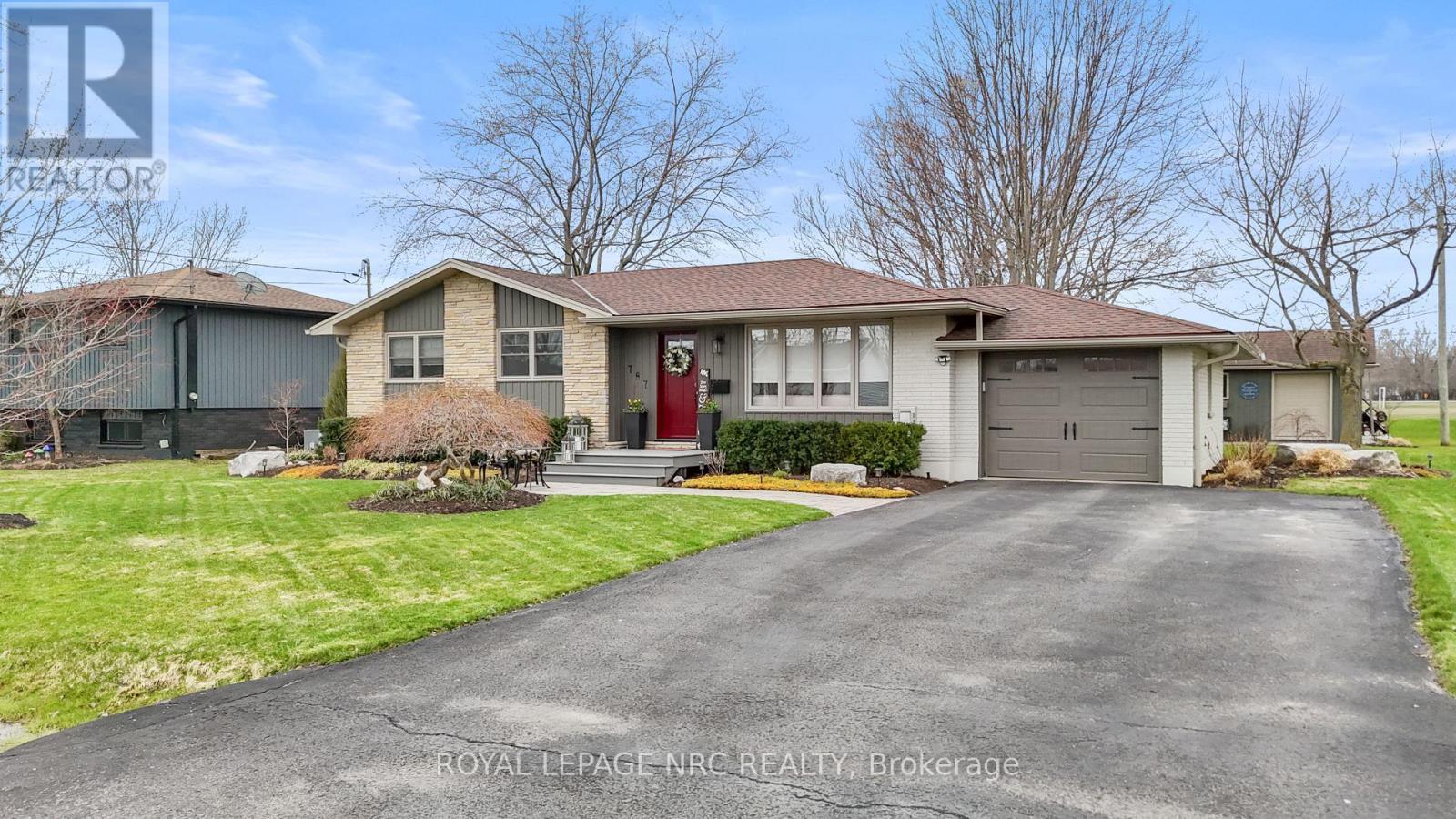 












787 GRANDVIEW ROAD

,
Fort Erie (Crescent Park),




Ontario
L2A4V6

