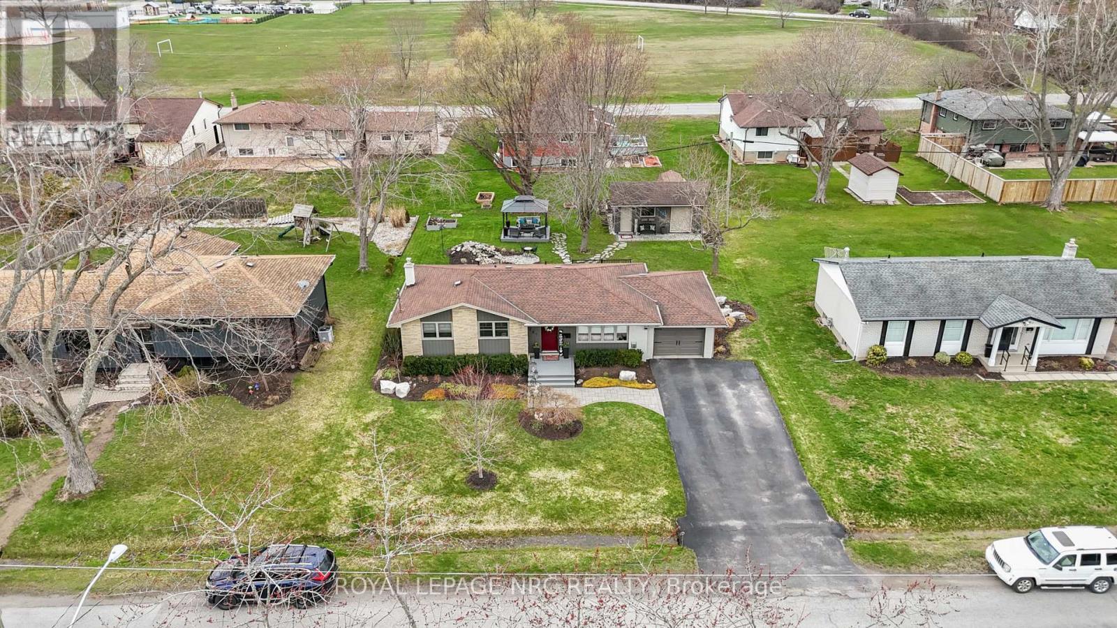 












787 GRANDVIEW ROAD

,
Fort Erie (Crescent Park),




Ontario
L2A4V6

