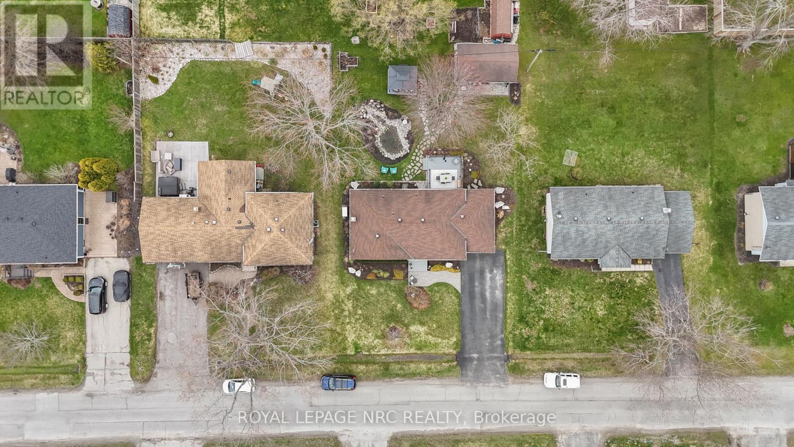 












787 GRANDVIEW ROAD

,
Fort Erie (Crescent Park),




Ontario
L2A4V6

