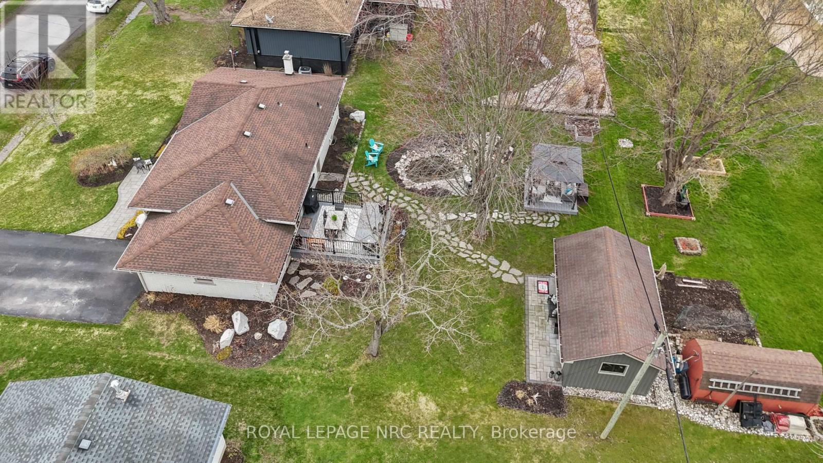 












787 GRANDVIEW ROAD

,
Fort Erie (Crescent Park),




Ontario
L2A4V6

