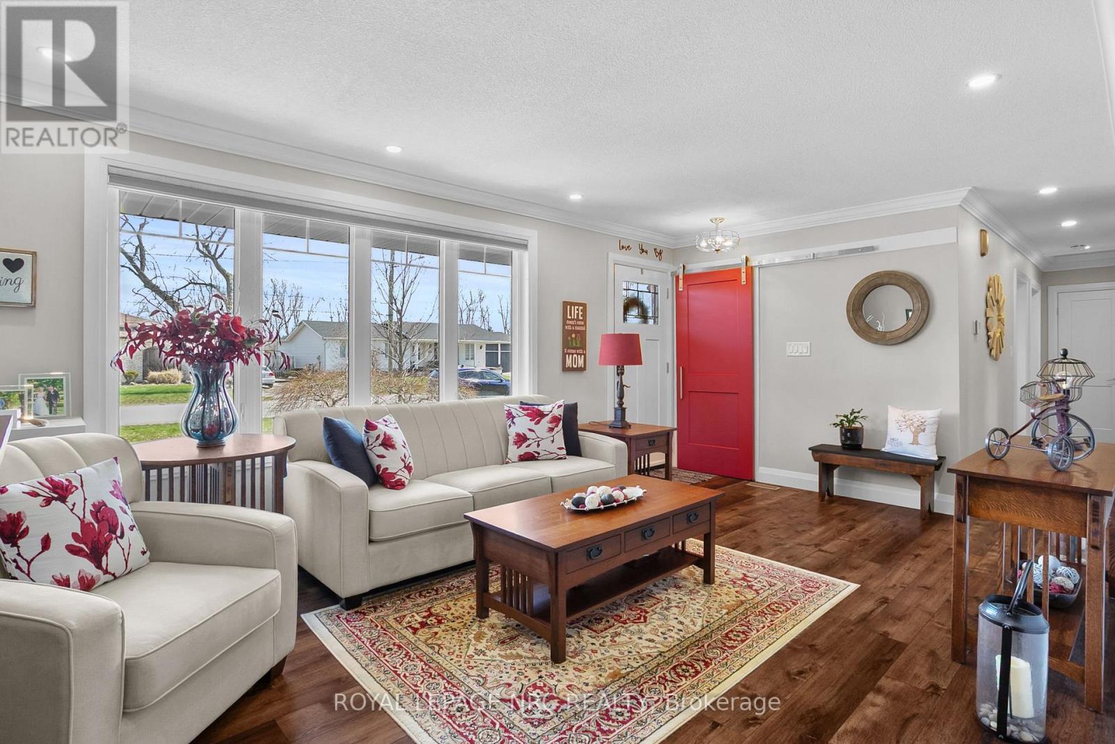 












787 GRANDVIEW ROAD

,
Fort Erie (Crescent Park),




Ontario
L2A4V6

