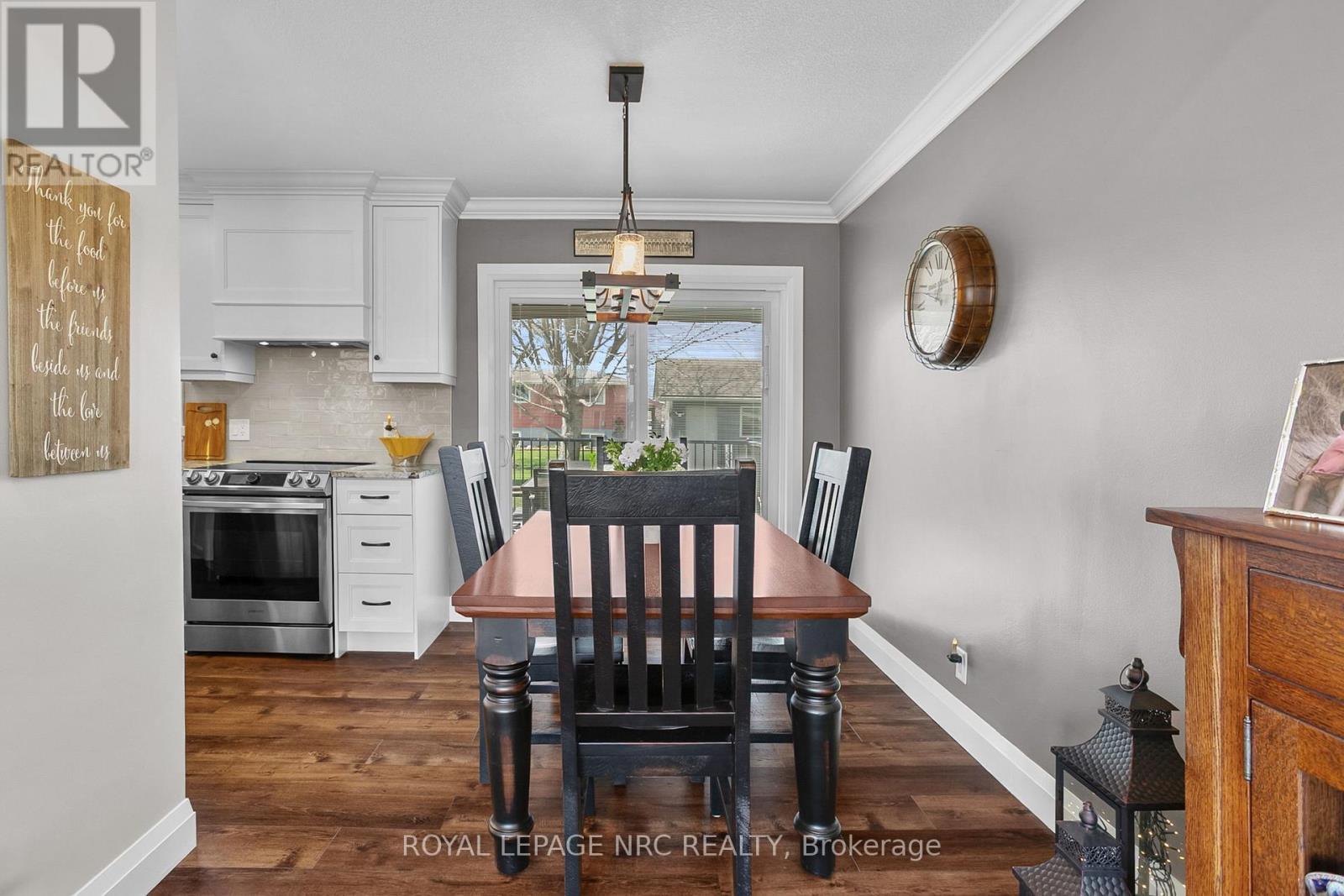 












787 GRANDVIEW ROAD

,
Fort Erie (Crescent Park),




Ontario
L2A4V6

