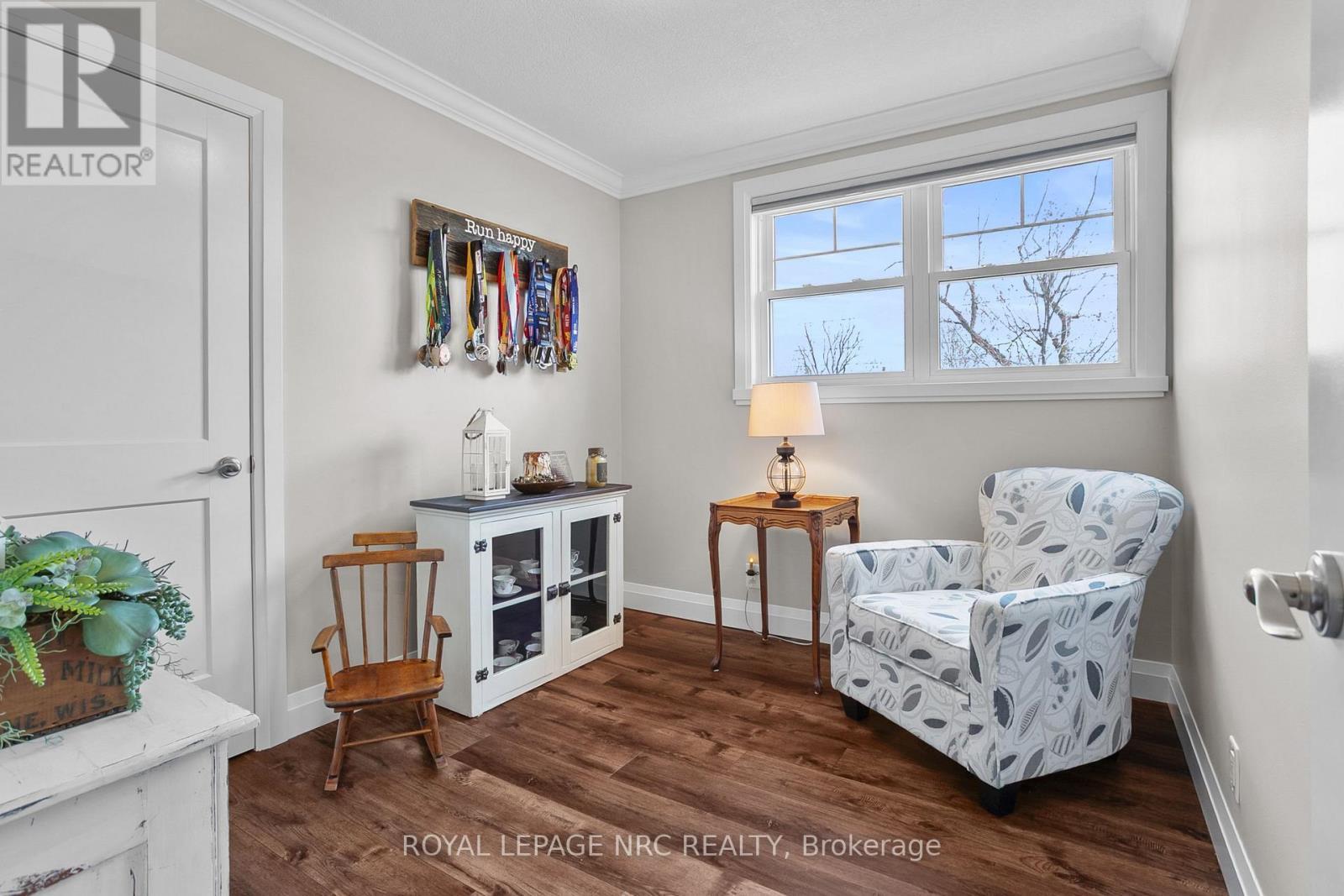 












787 GRANDVIEW ROAD

,
Fort Erie (Crescent Park),




Ontario
L2A4V6

