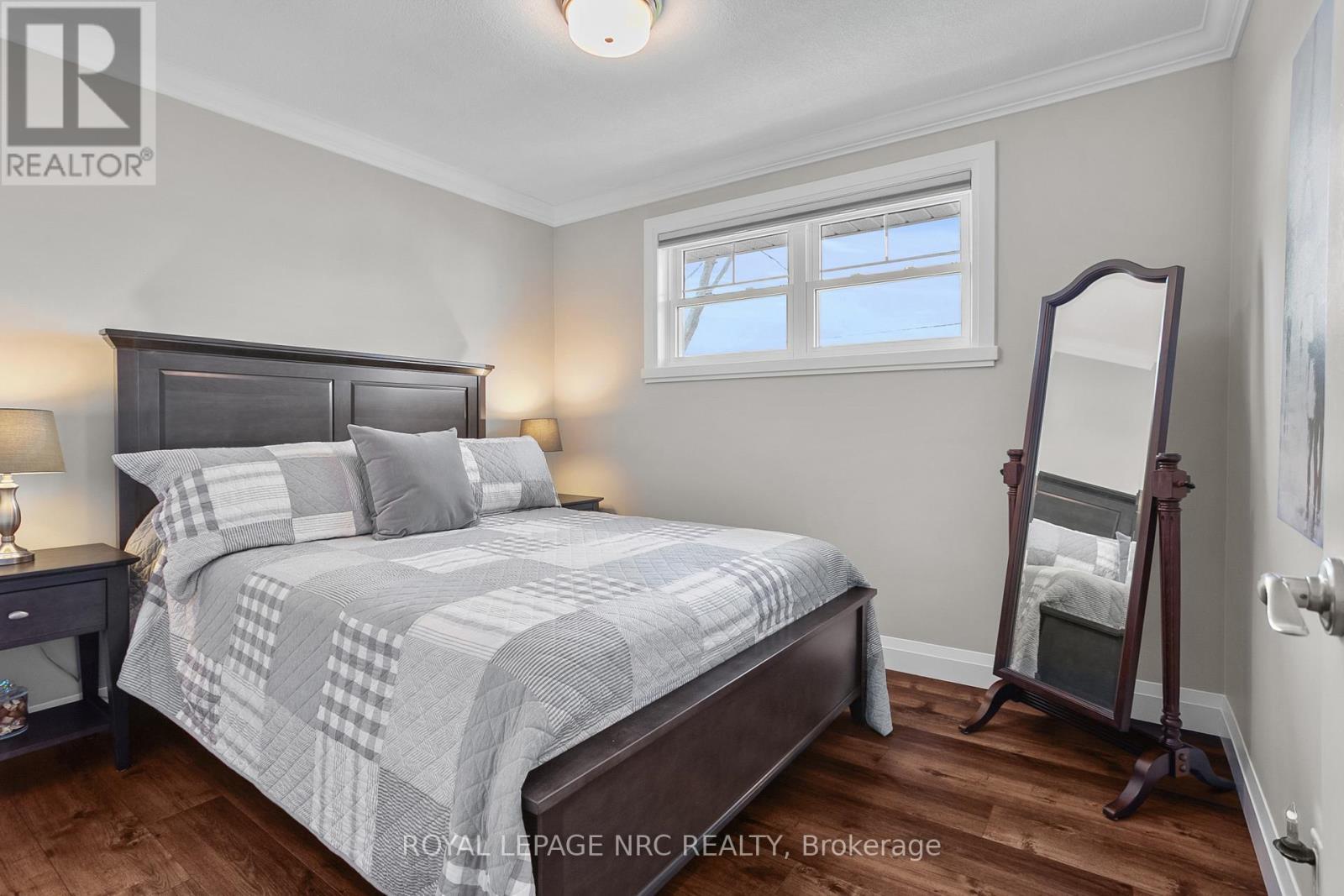 












787 GRANDVIEW ROAD

,
Fort Erie (Crescent Park),




Ontario
L2A4V6

