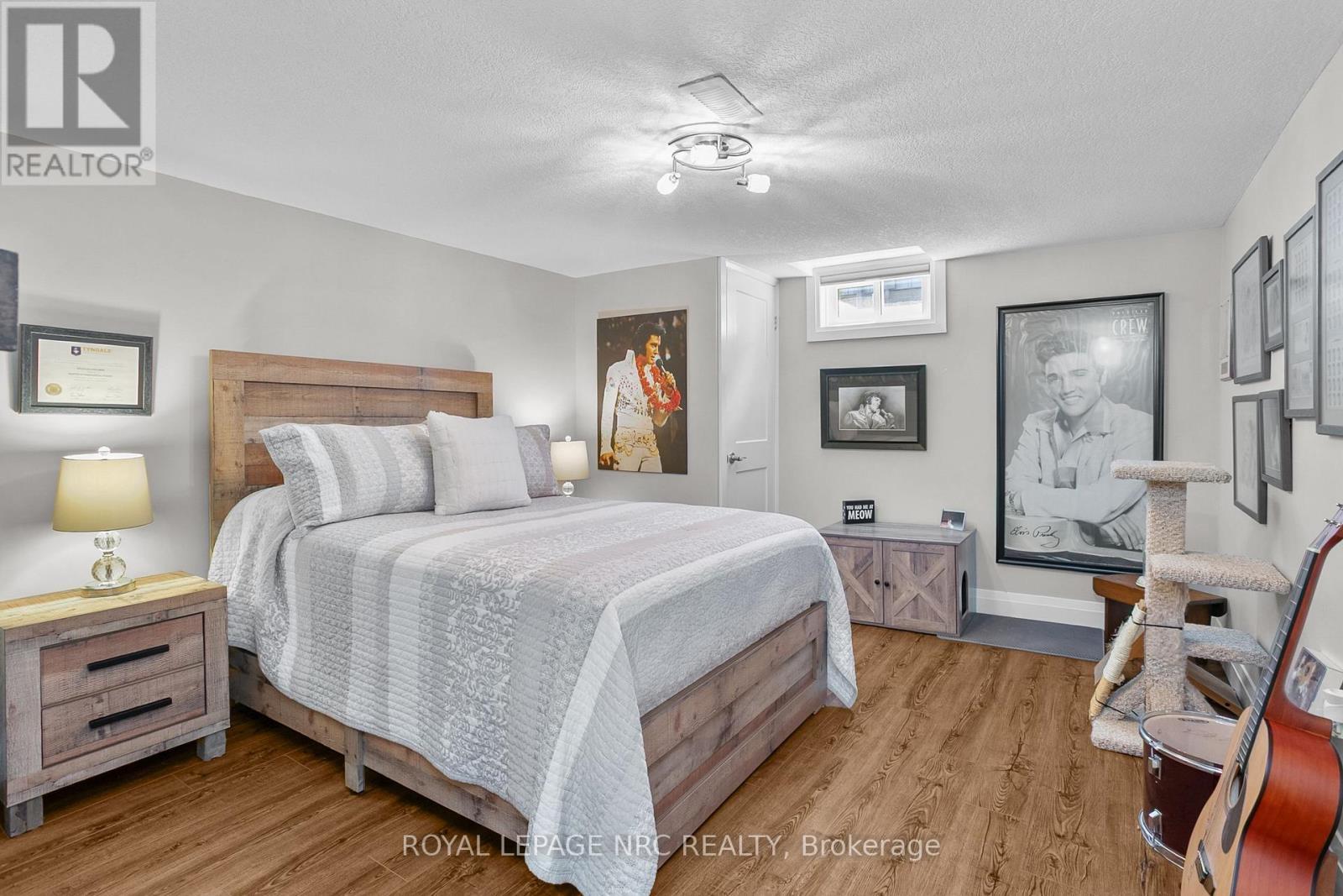












787 GRANDVIEW ROAD

,
Fort Erie (Crescent Park),




Ontario
L2A4V6

