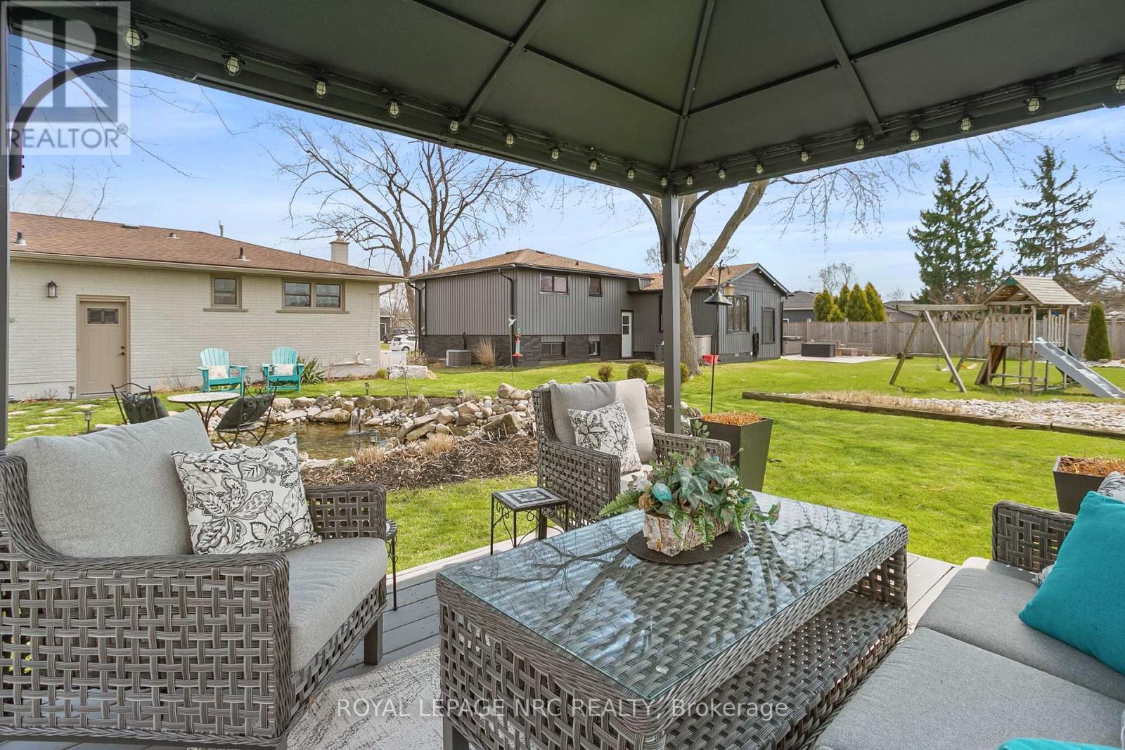 












787 GRANDVIEW ROAD

,
Fort Erie (Crescent Park),




Ontario
L2A4V6

