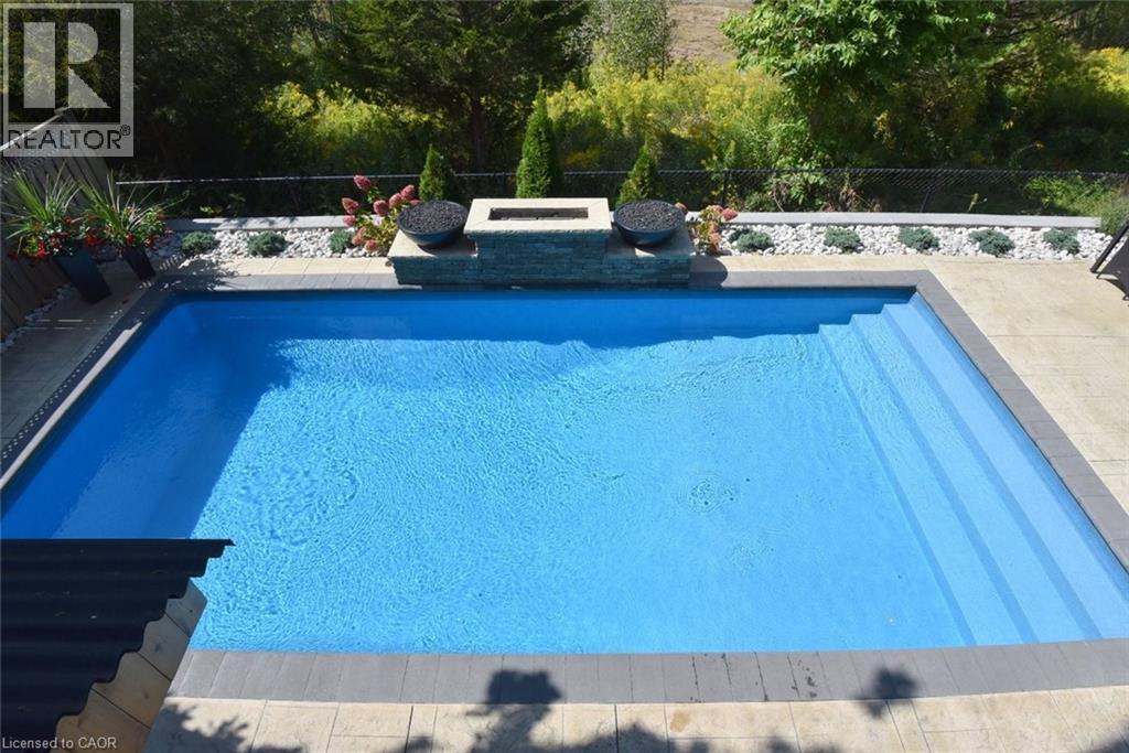 












483 VALRIDGE Drive

,
Ancaster,




Ontario
L9G0B2

