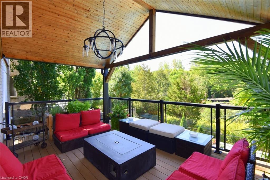 












483 VALRIDGE Drive

,
Ancaster,




Ontario
L9G0B2

