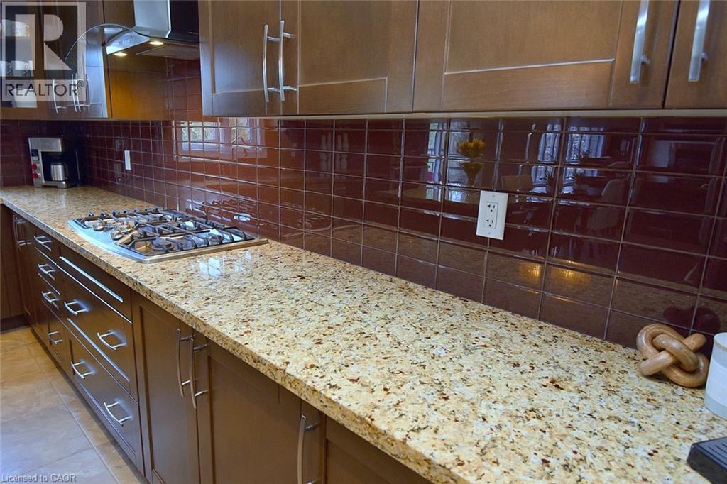 












483 VALRIDGE Drive

,
Ancaster,




Ontario
L9G0B2

