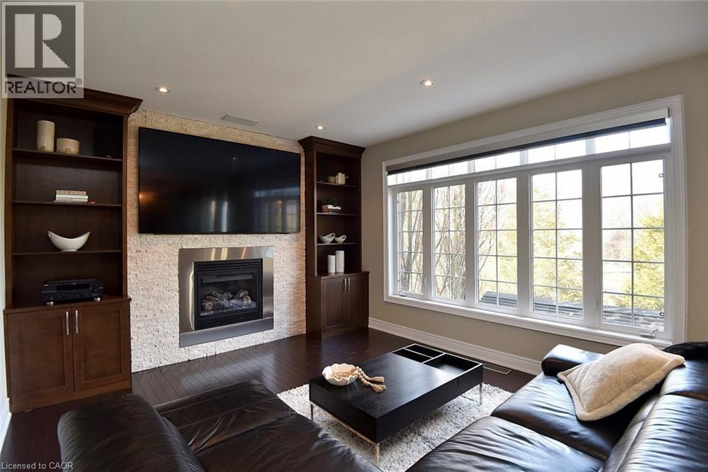 












483 VALRIDGE Drive

,
Ancaster,




Ontario
L9G0B2


