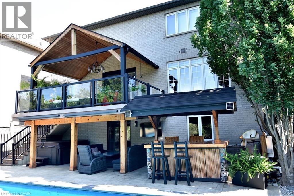 












483 VALRIDGE Drive

,
Ancaster,




Ontario
L9G0B2

