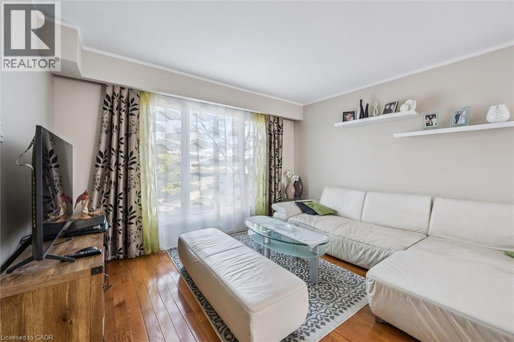 












55 RALGREEN Crescent

,
Kitchener,




Ontario
N2M1V1

