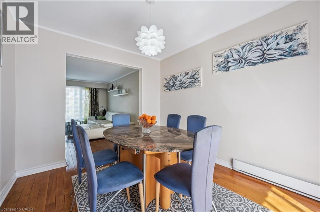 












55 RALGREEN Crescent

,
Kitchener,




Ontario
N2M1V1


