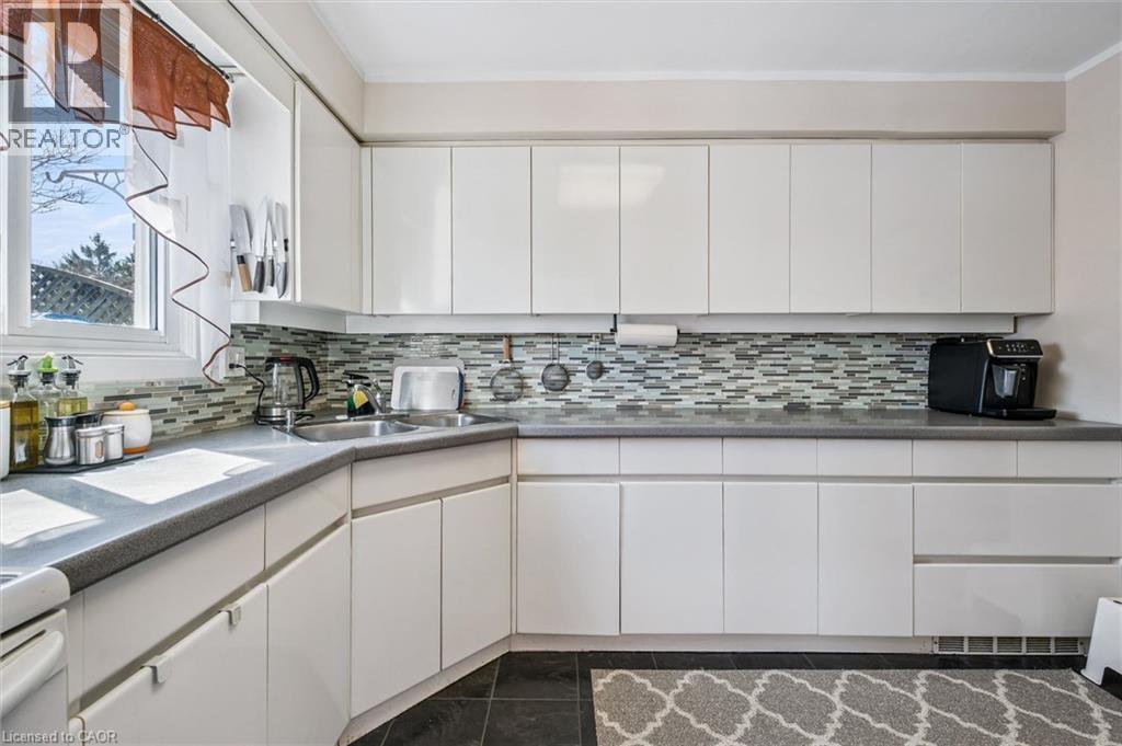 












55 RALGREEN Crescent

,
Kitchener,




Ontario
N2M1V1

