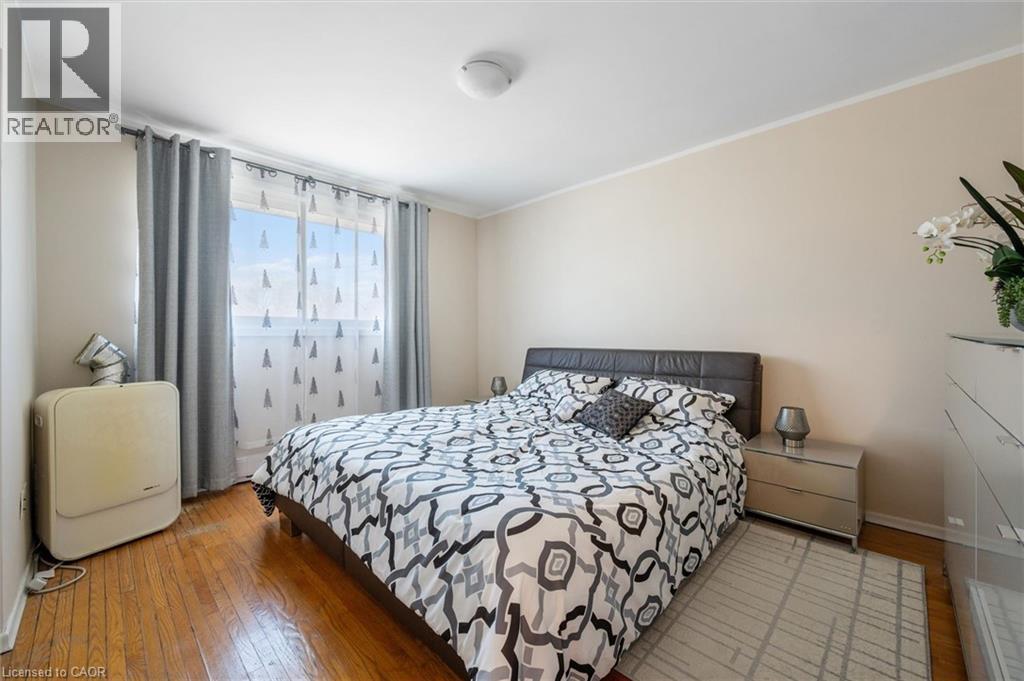 












55 RALGREEN Crescent

,
Kitchener,




Ontario
N2M1V1

