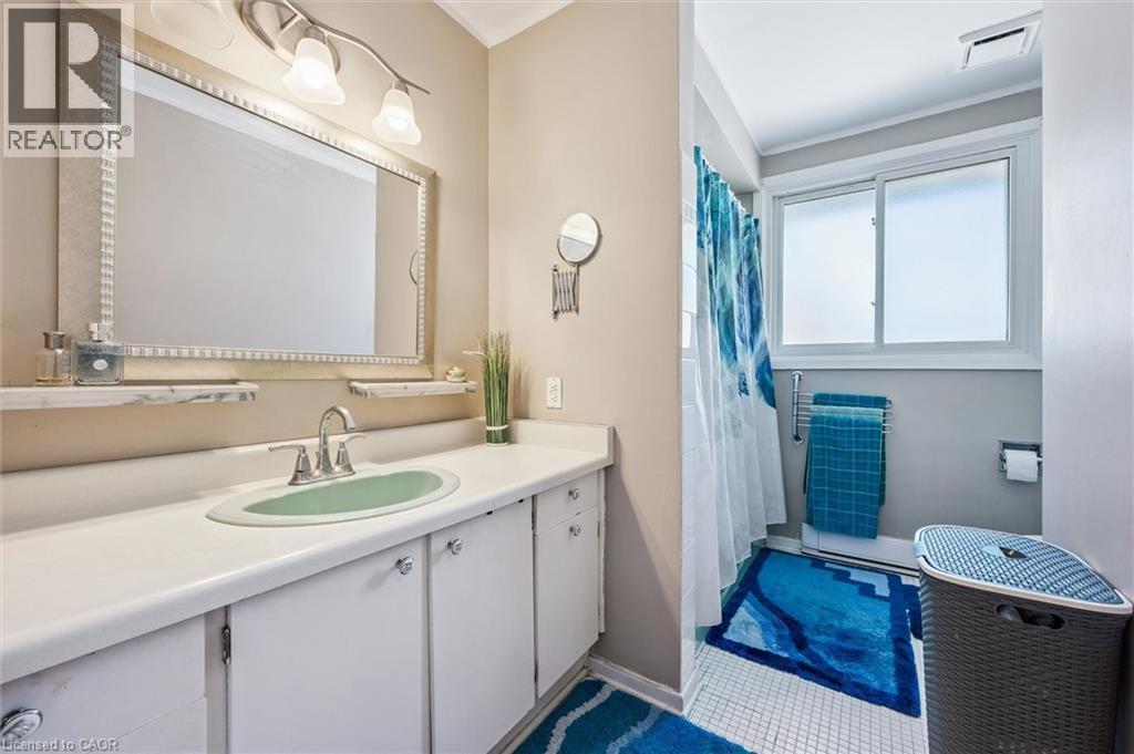 












55 RALGREEN Crescent

,
Kitchener,




Ontario
N2M1V1


