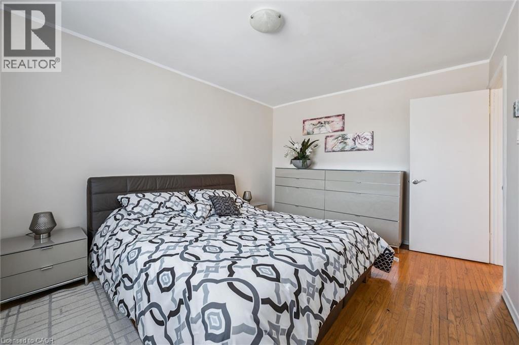












55 RALGREEN Crescent

,
Kitchener,




Ontario
N2M1V1


