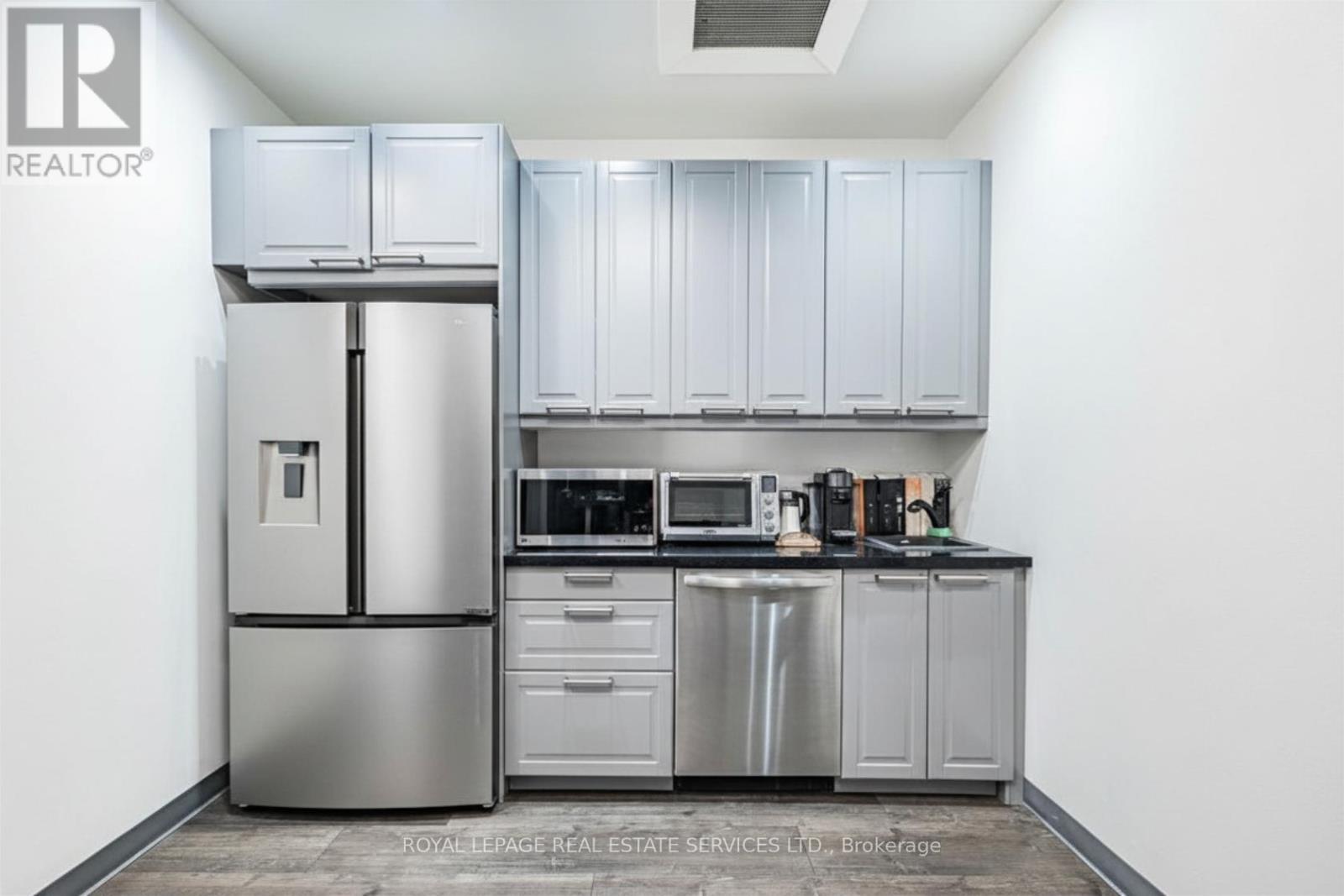 












3130 UNIVERSAL DRIVE

,
Mississauga,




Ontario
L4X2C8

