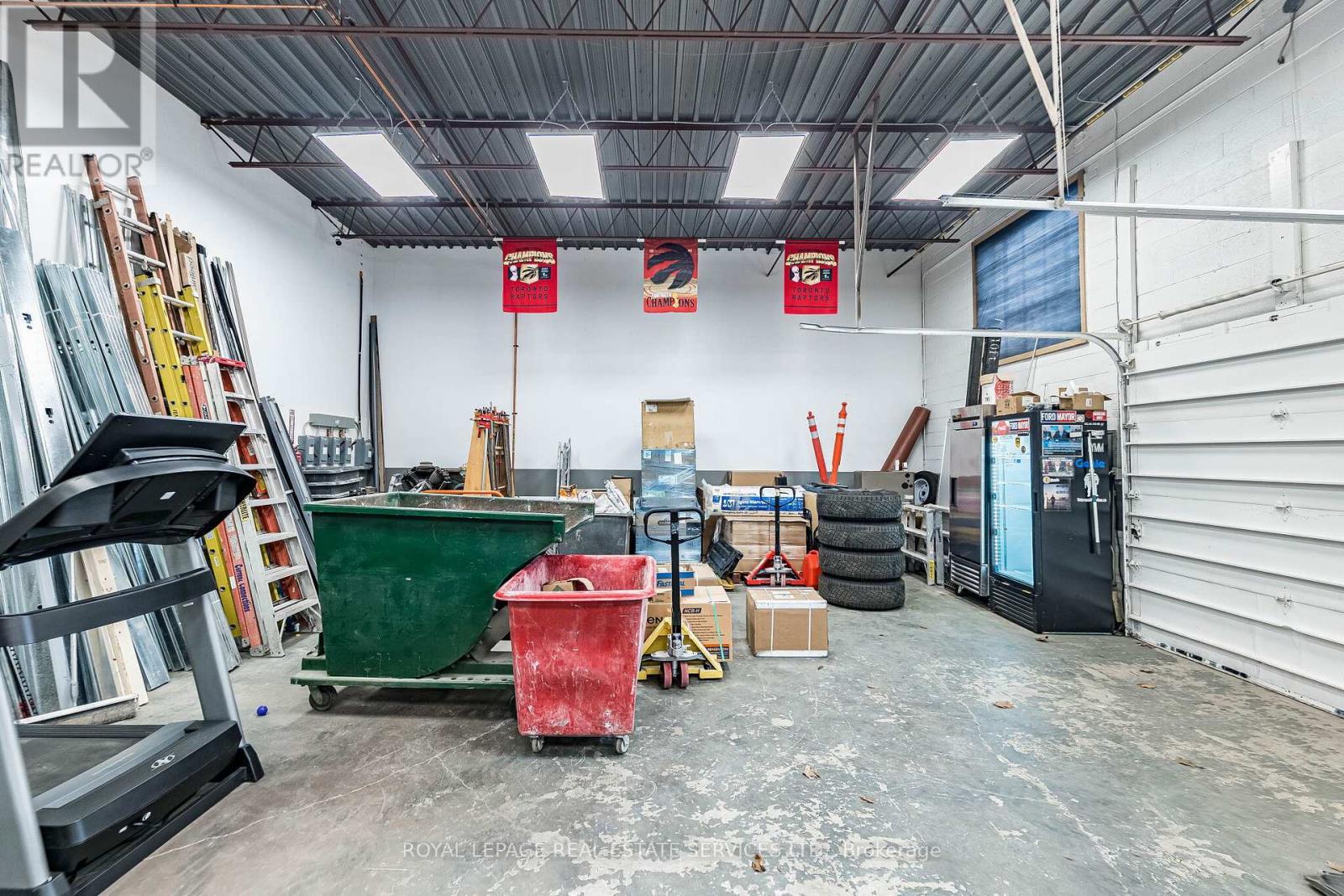 












3130 UNIVERSAL DRIVE

,
Mississauga,




Ontario
L4X2C8

