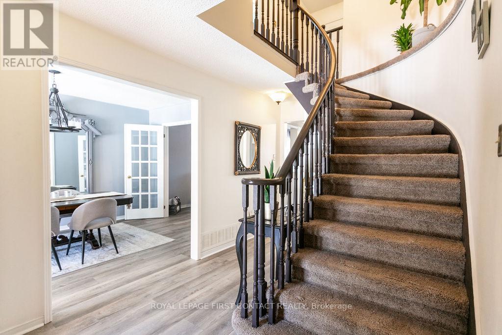 












13 IRWIN DRIVE

,
Barrie,




Ontario
L4N7A6

