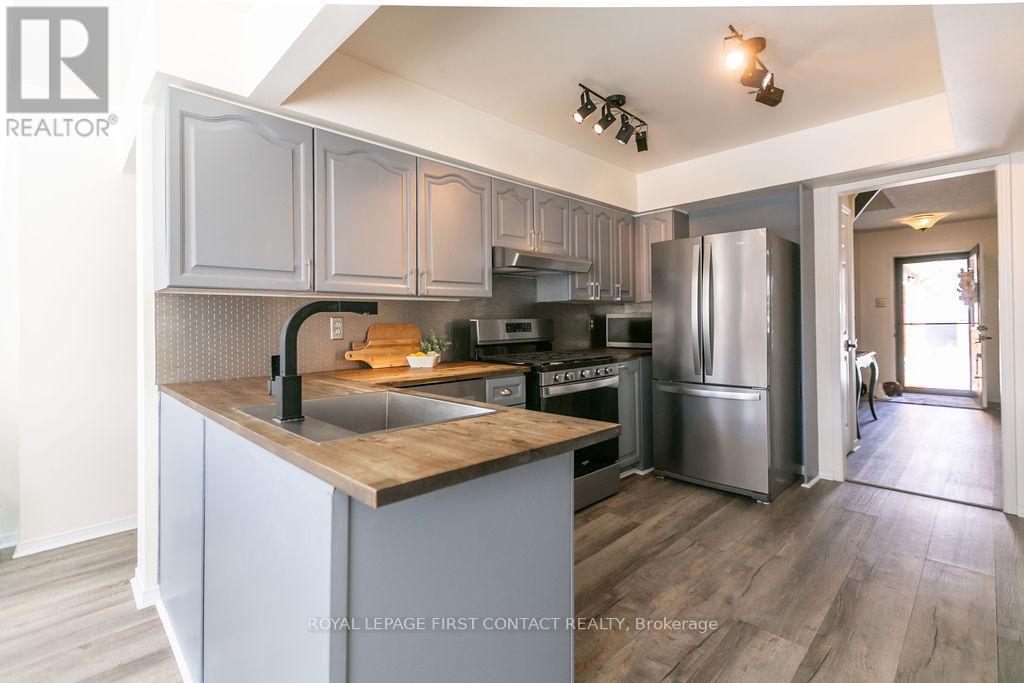 












13 IRWIN DRIVE

,
Barrie,




Ontario
L4N7A6

