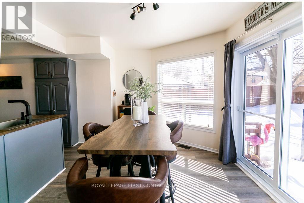 












13 IRWIN DRIVE

,
Barrie,




Ontario
L4N7A6

