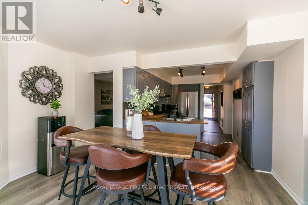 












13 IRWIN DRIVE

,
Barrie,




Ontario
L4N7A6

