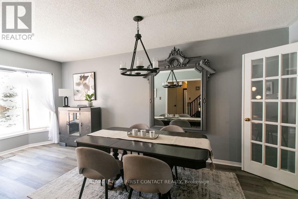 












13 IRWIN DRIVE

,
Barrie,




Ontario
L4N7A6

