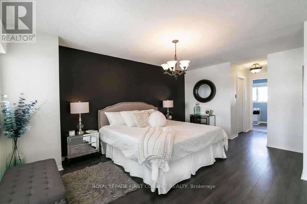 












13 IRWIN DRIVE

,
Barrie,




Ontario
L4N7A6

