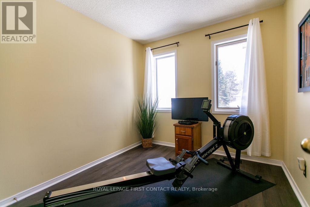 












13 IRWIN DRIVE

,
Barrie,




Ontario
L4N7A6

