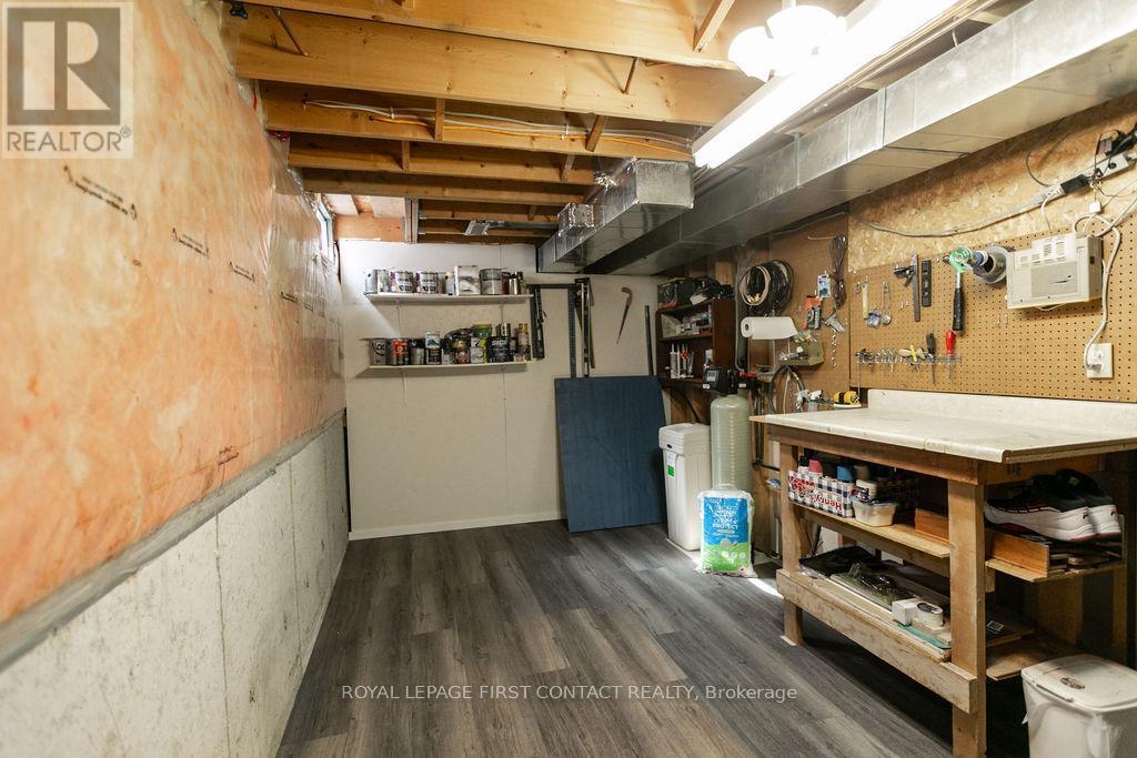 












13 IRWIN DRIVE

,
Barrie,




Ontario
L4N7A6

