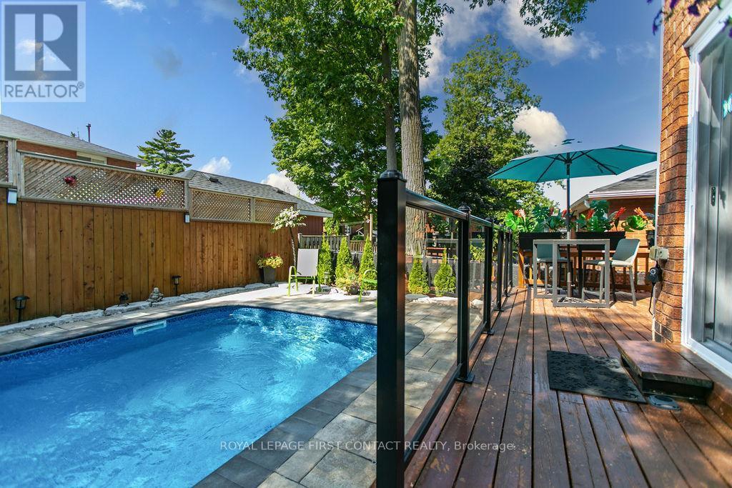 












13 IRWIN DRIVE

,
Barrie,




Ontario
L4N7A6

