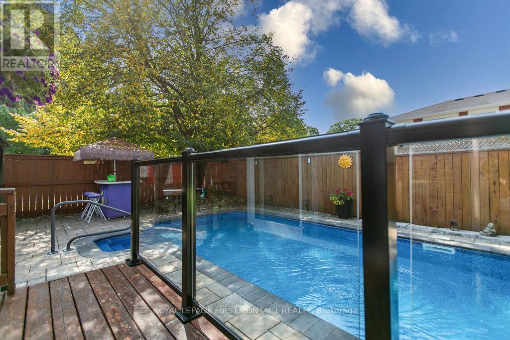 












13 IRWIN DRIVE

,
Barrie,




Ontario
L4N7A6

