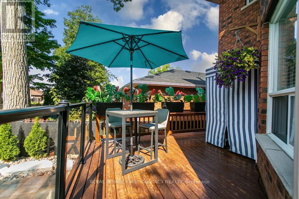 












13 IRWIN DRIVE

,
Barrie,




Ontario
L4N7A6

