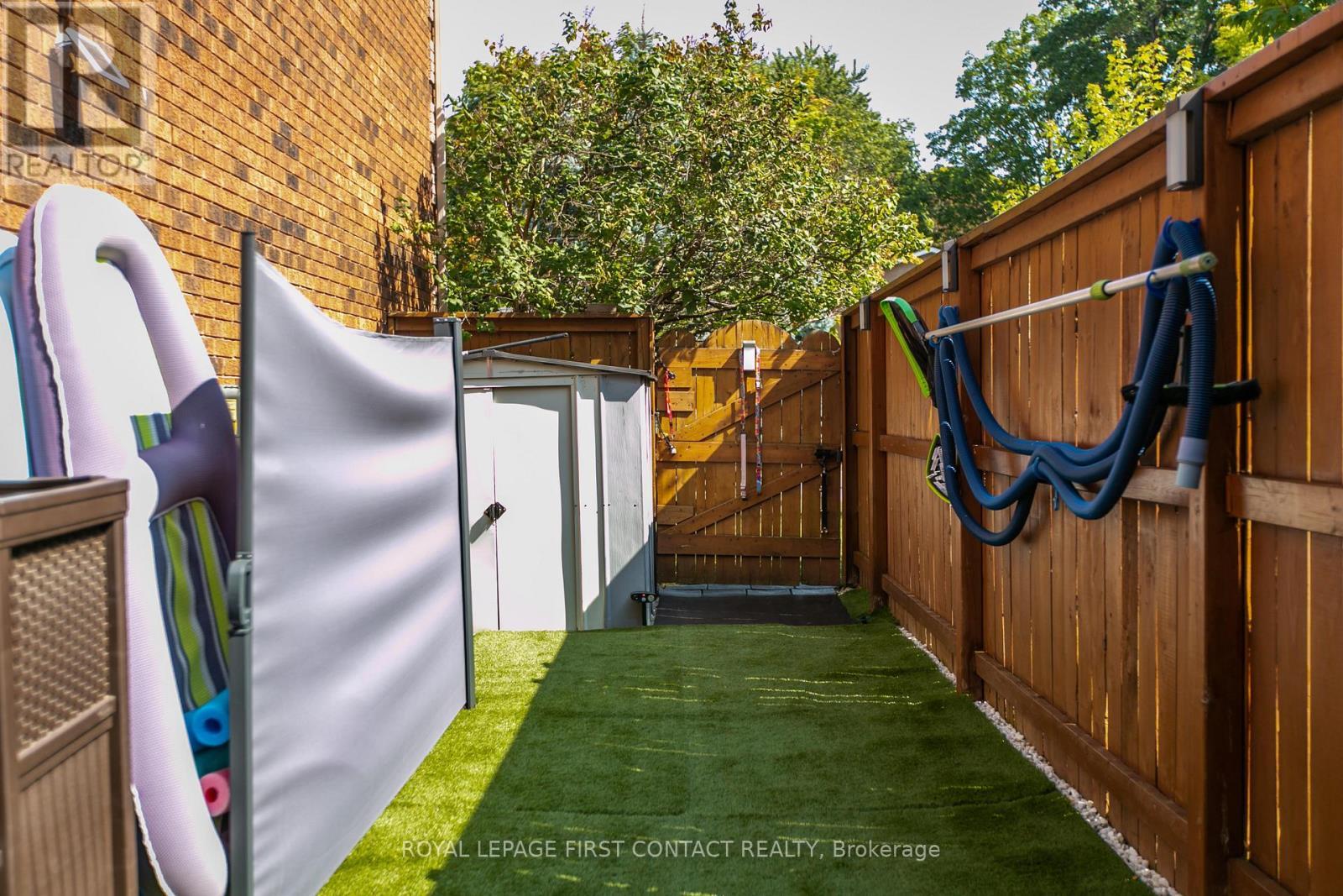 












13 IRWIN DRIVE

,
Barrie,




Ontario
L4N7A6

