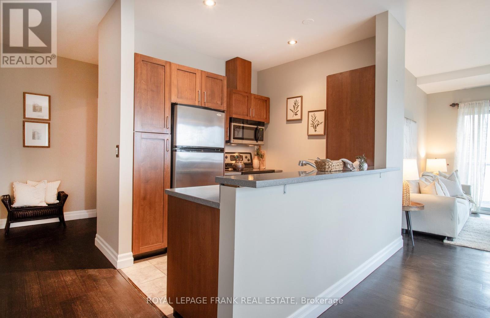 












905 - 44 BOND STREET W

,
Oshawa (O'Neill),




Ontario
L1G6R2

