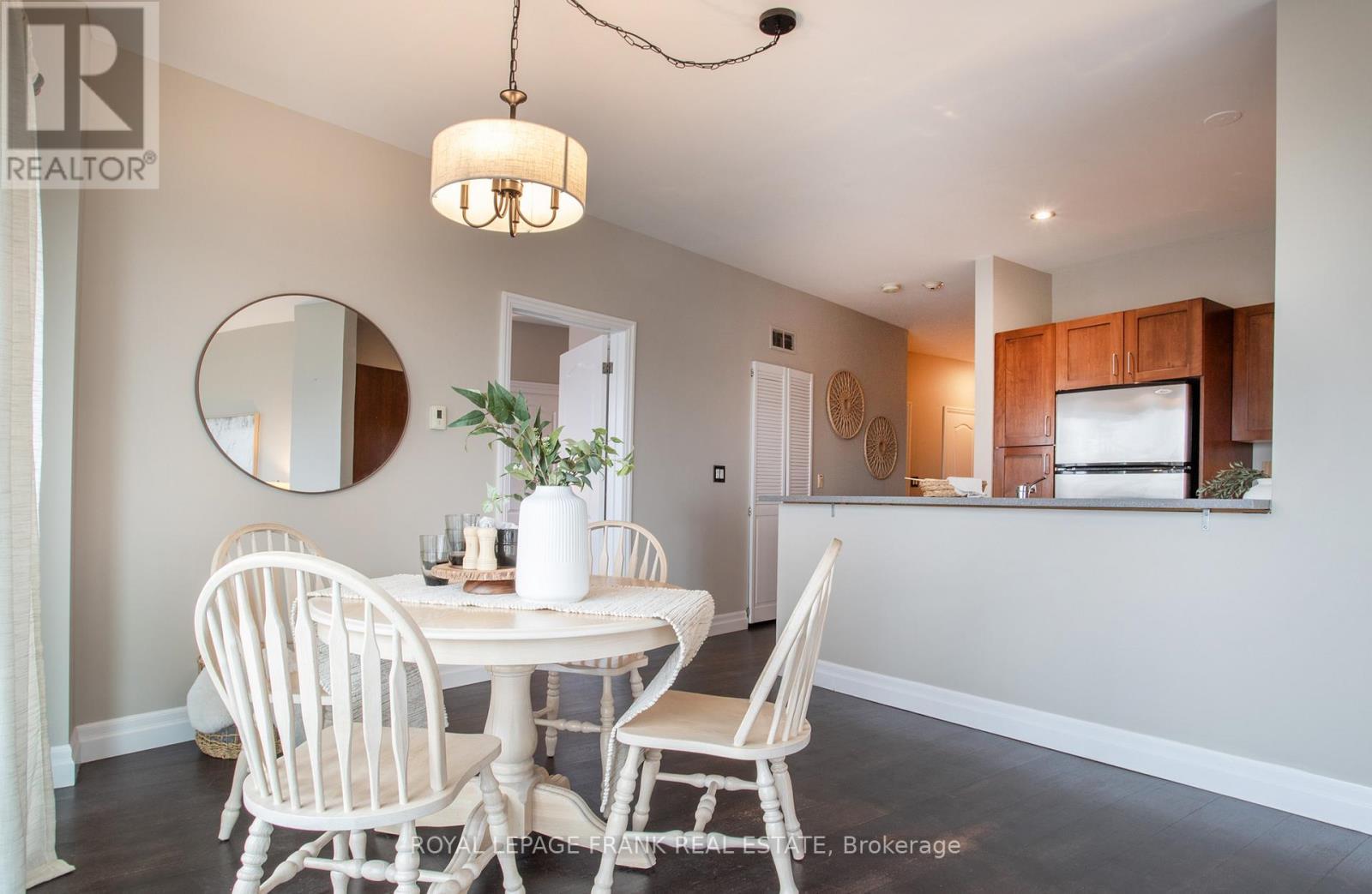 












905 - 44 BOND STREET W

,
Oshawa (O'Neill),




Ontario
L1G6R2

